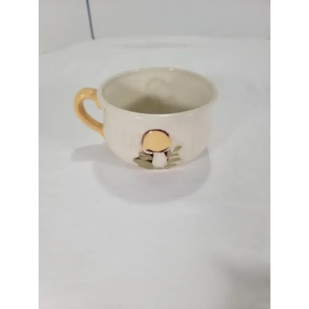 Arnel's Vintage 70s Retro‎ Mushroom Coffee Mug Cup Ceramic Kitchen Beige Yellow